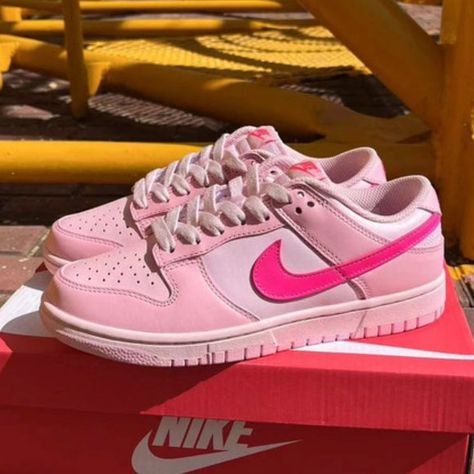 Nike Dunk Low Triple Pink GS Sneakers Nike Dunk Low Triple Pink, Cute Jordans, Pretty Sneakers, Pink Nike Shoes, Shoes For School, Back To School Shoes, Pretty Shoes Sneakers, Preppy Shoes, Nike Shoes Girls