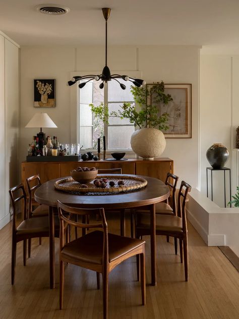 Silver Lake Los Angeles, Wall Of Windows, Dining Room Inspiration, Silver Lake, Home Design Decor, Vintage Modern, Dining Room Design, Interior Inspo, Dinning Room