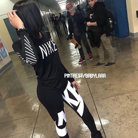 Da OnLy BeLLa XaRtAgEnA🤪🤩 on Instagram: “N I K E  E V E R Y T H I N G ✔️” Legging Ideas Outfits, Baddie Black Leggings Outfit, Hood Girl Outfits, Swag Outfits For Girls, Sport Outfit, Chill Outfits, Cute Swag Outfits, Teenager Outfits