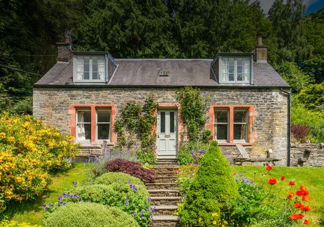 Garden Cottage - fairytale cottage in the Scottish Borders Scottish Cottage Exterior, Scottish Cottage Interior, Secluded Cottage, Scottish Cottage, Cottage Fairytale, Modern Cottage Homes, Scottish Cottages, Family Friendly Dogs, Yurt Tent