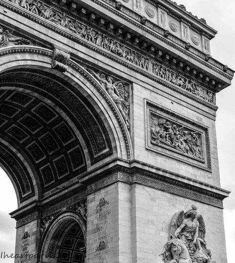 French Aesthetic Black And White, Paris In Black And White, London Black And White Aesthetic, Paris Aesthetic Black And White, Paris Black And White Aesthetic, France Black And White, Paris Background, Black And White Paris, Paris Dark