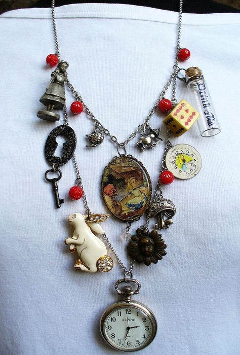 Found Object Necklace, Vintage Aesthetic Accessories, Alice In Wonderland Merch, Junk Necklace, Clutter Necklace, Alice In Wonderland Steampunk, Colar Chocker, Vintage Alice In Wonderland, Vintage Assemblage Jewelry