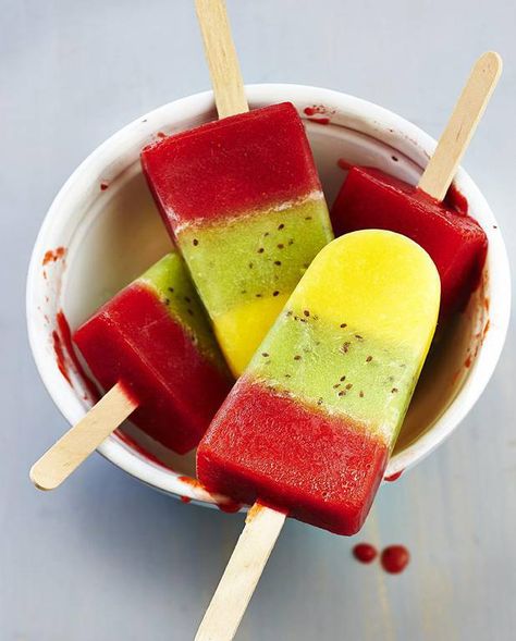 Esquimaux aux fruits pour 6 personnes - Recettes Elle à Table Essen, Ice Lolly Recipes, Thermomix, Watermelon Cake Pops, Glace Fruit, Cold Snacks, Fruit Pops, Yummy Ice Cream, Vegan Soup Recipes