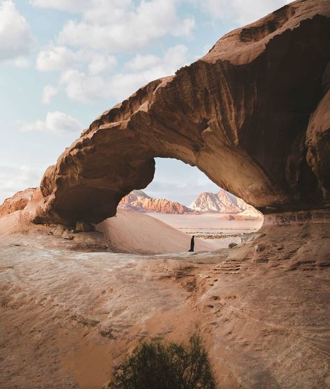 Best Instagram Spots in Jordan | Carpe Diem OUR Way Travel Wadi Rum, Jordan Desert, Petra Travel, Phone Images, Landscape Rock, Anime Phone, Jordan Travel, Petra Jordan, Desert Dream