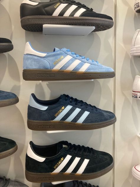 Adidas Cute Shoes, Shoes Vintage Aesthetic, Trendy Shoes Adidas, Stockholm Fashion Shoes, Aesthetic Addidas Shoes, Shoe Inspo Heels, New Clothes Aesthetic Shopping, Sambas Adidas Aesthetic, Cool Shoes Adidas