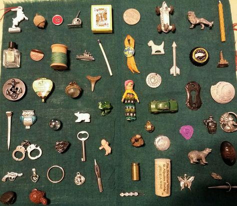 My junk drawer divination set Junk Drawer Jewelry, Junk Drawer Aesthetic, Charm Divination, Charm Casting, Vintage Trinkets, Goblin Core, Tiny Treasures, Junk Drawer, Found Object