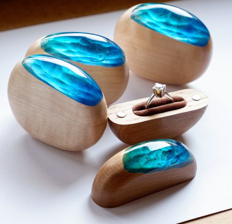 Rustic Wedding Decorations, Unique Ring Box, Resin And Wood Diy, Unique Engagement Gifts, Resin Box, Beach Proposal, Proposal Ring Box, 카드 디자인, Wood And Resin