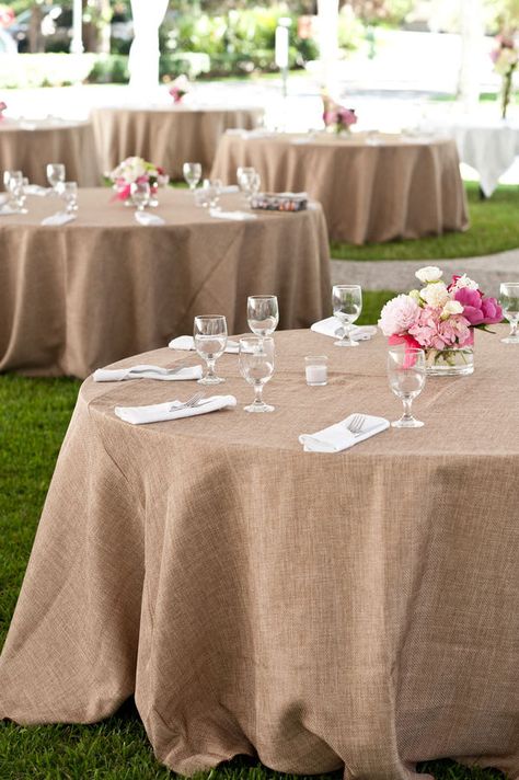 Rustic Wedding Decorations, Wedding Table Menus, Burlap Tablecloth, Rustic Tablecloths, Yard Wedding, Wedding Tablecloths, Rustic Shabby Chic, Shabby Chic Wedding, Trendy Wedding