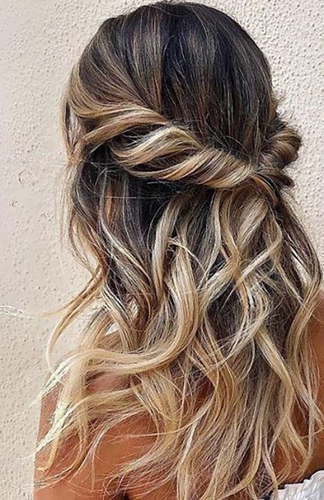 From braids and waves to natural curls, find out which long hairstyles are the most popular right now and get inspired! Short Hair Elegant, Easy Prom Hairstyles, Long Hair And Short Hair, Hairstyle Bridesmaid, Hair Elegant, Diy Prom, Wedding Hairstyles Bridesmaid, Simple Prom Hair, Prom Hairstyles For Long Hair