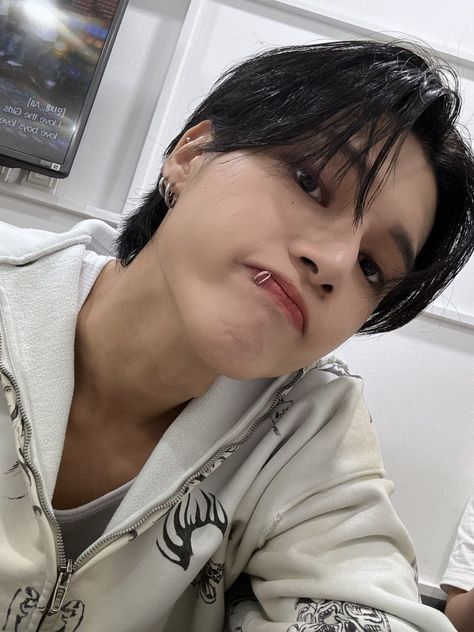 240608 | Wooyoung ATEEZ for Golden Hour Part 1 Promotion - Fromm Update  #ATEEZ #에이티즈 #WOOYOUNG #우영 Bonito, Wooyoung Artist Of The Month, Wooyoung Ateez Selca, Wooyoung Selca, Ateez Inception, Pirate Kids, Mingi Ateez, Wooyoung Ateez, Old Blood
