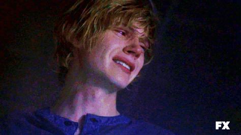 Tate Crying, WHEN I SEE HIM CRY I CRYYYY!!! I ❤ HIM!!! Evan Peters, Evan Peters Crying, Evan Peters Shirtless, Tate And Violet, American Horror Story 3, Tate Langdon, Story Photo, The Perfect Guy, Horror Story