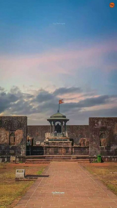 Raigad Fort Shivaji Maharaj, Rajgad Fort Images, Chatrapati Shivaji Maharaj Quotes, Chatrapati Shivaji Maharaj Hd Wallpaper, Shivaji Maharaj Fort, Fort Painting, Fort Images, Chatrapati Shivaji Maharaj, Wall Painting Flowers