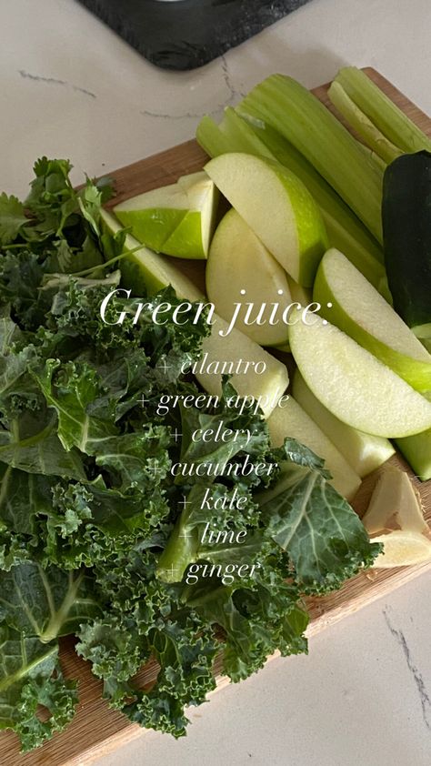 Green Juice Recipe to Try | Audrey Madison Stowe Clean Juice Copycat Recipes, Juicing Aesthetic, Fall Starbucks Drinks, Green Juice Aesthetic, Starbucks Drinks To Try, Reminder To Eat, Green Juice Benefits, Fall Starbucks, Drinks To Try