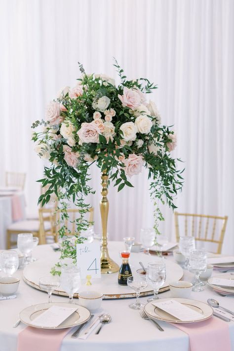 High Centrepiece Wedding, Pink And White Reception Decor, White Pink Centerpieces, Wedding Table High Centerpieces, Greenery White And Gold Wedding, Pink And Gold Wedding Flowers, Vietnamese Wedding Reception, White And Blush Wedding Centerpieces, Green Pink White Wedding