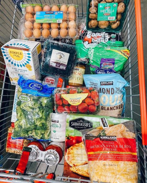 Essen, Shopping Food Stuff, Shopping Grocery Aesthetic, Grocery Shopping Aesthetic, Costco Haul, Healthy Grocery Shopping, Healthy Fridge, Bulk Buying, Low Carb Meal Prep