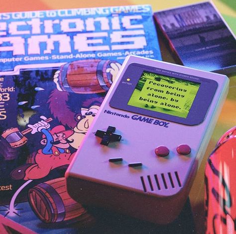 retro aesthetics Vintage Video Games Aesthetic, Gameboy Aesthetic, 90s Video Games, 80s Video Games, Nostalgia Aesthetic, Concept Art Tutorial, Vintage Video Games, 80s Aesthetic, Retro Arcade