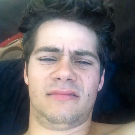 School Photos Makeup, Rare Dylan Obrien Photos, Dylan Obrien Funny Photos, Funny Dylan Obrien Pictures, Dylan O'brien Selfie, Dylan Obrien Pfp, Dylan Obrien Funny, Stiles Stilinski Icons, Dylan O'brien Funny