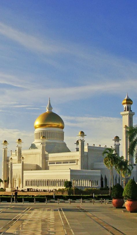 Mosque Architecture, Omar Ali Saifuddin Mosque, Asia Cruise, Beautiful Mosque, Bandar Seri Begawan, Continents And Countries, Golden Dome, Medina Mosque, Destination Ideas