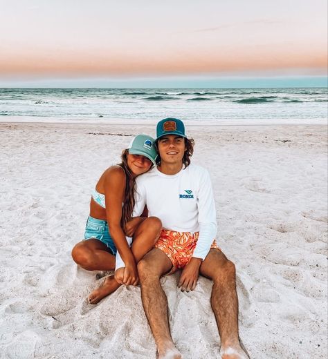 Bf And Gf Beach Pictures, Bf Gf Beach Pictures, Summer Boyfriend Pictures, Swimsuit Couple Pictures, Cute Beach Pics With Boyfriend, Cute Beach Poses With Boyfriend, Boyfriend Pictures Beach, Beach Boyfriend Pictures, Beach Pictures With Boyfriend