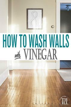 How to wash walls with vinegar. The process is simple with these easy-to-follow tips and the result is a cleaner, fresher home. #Homemaking #Cleaning #Vinegar #TheHowToHome Deep Cleaning Walls, Cleaning Walls Easy, How To Wash Painted Walls, How To Clean Walls Easy, Clean Walls Easy, Washing Walls Cleaning Solution, How To Clean Walls, Wall Cleaning Solution, How To Wash Walls