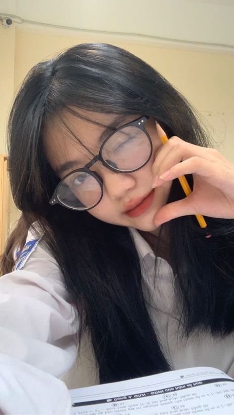 Selfie Poses With Glasses, Glasses Aesthetic, Glasses Inspiration, Heart Photo Collage, Haha Photos, Hidden Love, Haircuts Straight Hair, Best Photo Poses, Instagram Photo Ideas Posts