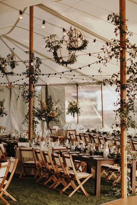 Rustic Wedding Tent with Tons of Greenery. Modern Reception Wedding California. Sonoma Coast. Rustic Wedding Decorations, Boho Garden Party Wedding, Moderne Have, Minimalistic Wedding, Sonoma Coast, Modern Reception, Tent Decorations, Wedding Tent, Tent Wedding