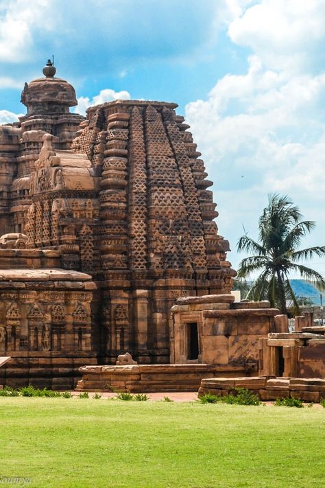 Unesco World Heritage Site India, Karnataka Famous Places, India Historical Place, Historical Places Photography, Chalukya Architecture, Pattadakal Temple, Karnataka Aesthetic, Monument In India, Beautiful Temple