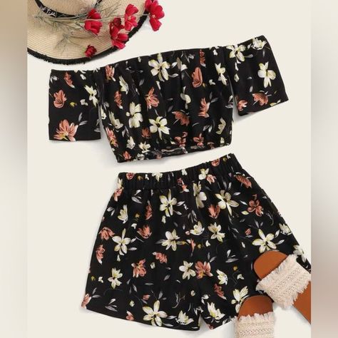 Nwt Floral Set Of Crop Top And Shorts .. Size Large .. Perfect For Summer .. Crop Top Outfits, Loose Shorts Outfit, Elastic Waist Shorts Outfit, High Waisted Shorts Outfit, Teenage Outfits, Plus Size Summer Outfits, Summer Shorts Outfits, Shein Outfits, Crop Top And Shorts