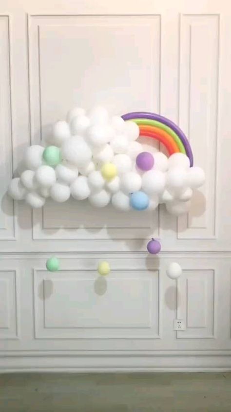 Birthday Backdrop Design, Link Balloons, Cloud Party, 1st Birthday Balloons, Balloon Clouds, Cloud Decoration, Minnie Mouse Pictures, Birthday Party Decorations Diy, Unisex Baby Shower