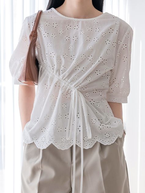 Couture, White On White Outfit Classy, White Blouses Designs, Fashion Tops Blouse Style, Modest Tops For Women, White Blouse Designs, Summer Blouse Outfit, Chiffon Blouses Designs, Cold Shoulder Tops