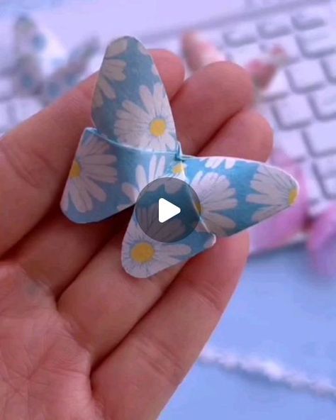 Butterfly Using Paper, Origami With Paper, Origami Art Butterfly, Paper Origami Butterfly, One Paper Origami, Butterfly By Paper, Folding Butterfly Paper Crafts, Origami Butterflies Easy, Butterfly With Paper Craft