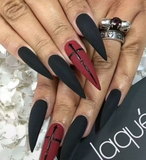 Gothic Nails Short Coffin, Coffin Acrylic Nails Gothic, Nail Ideas Matte Black, Black Red Matte Nails, Gothic Nails Red And Black, Matte Goth Nails, Black Nail Designs Goth, Nail Black Matte, Black And Red Nails Goth