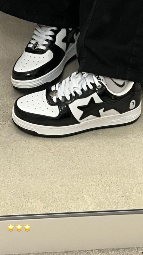 Shoes With Stars Sneakers, Bape Shoes Women, Nike Streetwear Shoes, Bape Shoes Aesthetic, Black Bape Shoes, Black And White Bapestas, Yk2 Shoes, Bapestas Shoe, Bape Star Shoes