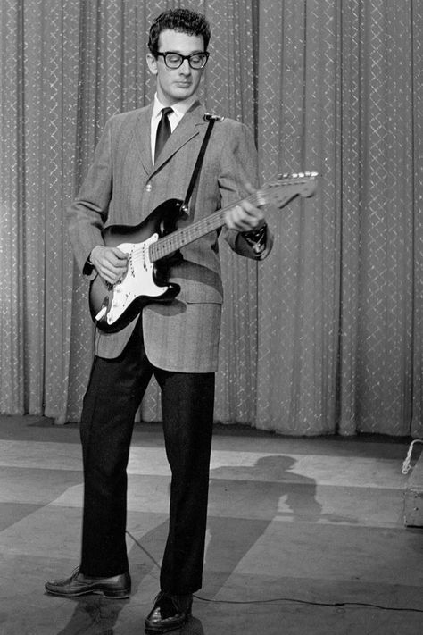 Buddy Holly 50s Rock And Roll, 1950s Rock And Roll, Rock Musicians, Most Stylish Men, Classic Rock And Roll, Oldies Music, Musica Rock, Buddy Holly, Easy Guitar