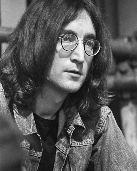 John Lennon Short Hair, John Lennon Fashion, Jhon Lennon, John Lennon Quotes, John Lenon, John Lennon Yoko Ono, Sean Lennon, Beatles Band, Julian Lennon