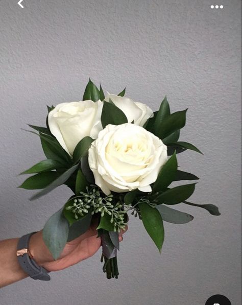 Simple White Flowers Bouquet, Simple Wedding Flower Bouquets, Entourage Bouquet Minimalist, White And Green Bouquet Small, Small Minimal Bouquet, Small White And Greenery Bouquet, White Rose Wedding Bouquet Simple, Small Bouqette Of Flowers, One Flower Bouquet Bridesmaid