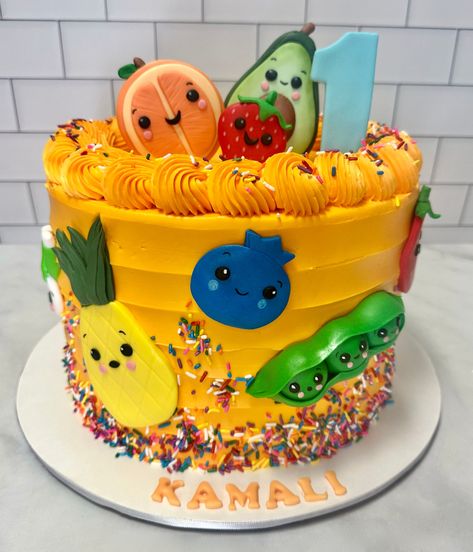 Hey Bear fruits! The best of friends 🤗 🍍🍊🥑🍓  #heybearcake #kupcakekitchen #wantcake #heybear #heybearsensory #cakeinspiration #birthdaycakeideas #birthdayideas #birthdaypartyideas #birthdayinspiration #birthdayideasforgirls #birthdayideasforboys #birthdayideasforkids #cakedesigner #customcakes #cakeforkids #cakeforchildren #cakelove #cutecakes #babycakes #santaclarita #santaclaritavalley Hey Bear First Birthday Cake, Hey Bear Party Food, Dancing Fruit Cake, Dancing Fruit Birthday Cake, Hey Bear Smash Cake, Fruit Themed Birthday Cake, Hey Bear Sensory Birthday Cake, Hey Bear Cake, Dancing Fruit Birthday Party