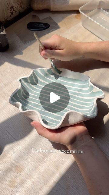 Joia Ellery on Instagram: "Make a simple handmade wavy plate with me! Excited to see how this one turns out. I’m imagining it with a Caprese salad 🍅 #clay #pottery #diypottery #homemadeceramics #wavyplates #potterystudio #perthcreatives #perthceramics #makeceramics #ceramicdecoration" Ceramic Salad Bowl Handmade, Decorating Pottery Ideas, New Clay Ideas, Hand Pottery Ideas Simple, Simple Pottery Projects, Pottery Bowl Glaze Ideas, Ceramic Plates Designs Ideas, Easy Pottery Designs, Slab Pottery Ideas For Beginners