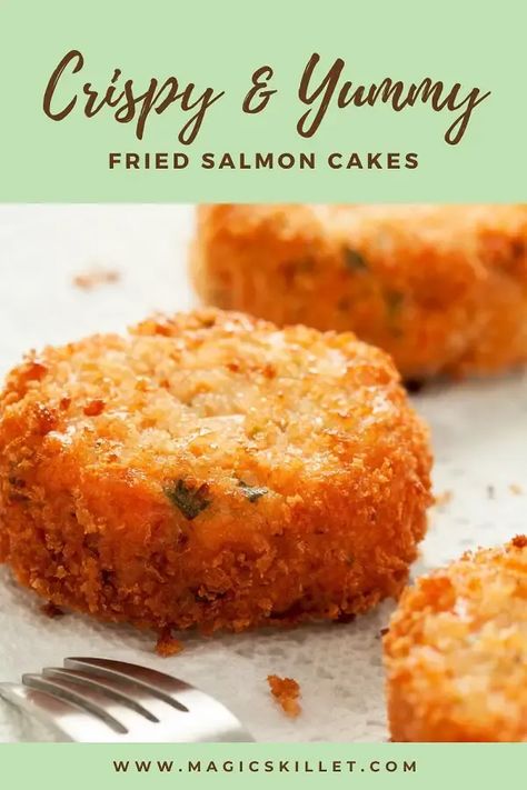 Fried salmon cakes.Very easy and delicious fish cakes cooked in a pan. #recipes #food #dinner #salmon #cakes #crispy #yummy Salmon Fish Cakes Recipe, Salmon Cakes Sauce, Pressure Cooker Beef Stroganoff, Easy Gingerbread Recipe, Easy Salmon Cakes, Braised Beef Stew, Salmon Cake, Salmon Fish Cakes, Salmon Fillet Recipes