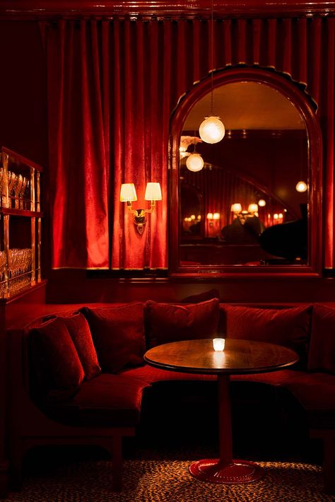 Bregenz, Fancy Club Interior, Red Salon Decor Ideas, Fancy Bar Aesthetic, Gold Wallpaper Ceiling, Fancy Hotel Lobby, Hotel Lobby Aesthetic, Club Design Ideas, Cozy Baddie