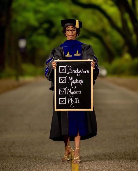 Black Phd Graduate, Phd Photoshoot Ideas, Graduation Party Ideas Phd, Graduation Party Psychology, Grad School Aesthetic Vision Board, Graduation Dress Doctorate, Black Woman Phd Graduate, Doctorate Photoshoot Ideas, Black Woman Doctor Aesthetic