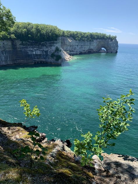 Pictured Rocks National Lakeshore UP Michigan (OP) (3024x4032)  Click the link for this photo in Original Resolution.  If you have Twitter follow twitter.com/lifeporn5 for more cool photos.  Thank you author: https://bit.ly/3hkPGPw  Broadcasted to you on Pinterest by pinterest.com/sasha_limm  Have The Nice Life! Nature, Tumblr, Pictured Rocks Michigan, Up Michigan, Summer Nostalgia, 2024 Travel, Pictured Rocks, Pictured Rocks National Lakeshore, Nice Life