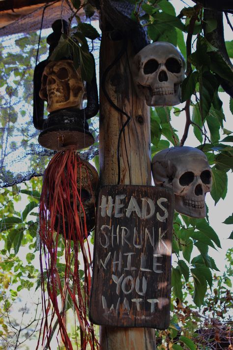 Voodoo Decorations Outdoor, Voodoo Themed Halloween Decorations, Haunted Tiki Bar, Voodoo Halloween Decorations Outdoor, Voodoo Bayou Halloween, Voodoo Party Theme, Swamp Witch Decor, Haunted Jungle Halloween, Voodoo Party Decorations