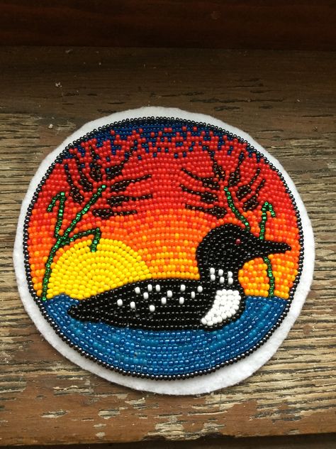 Beaded Loon Bird, Beaded Medallion Patterns Design, Beaded Medallion Patterns, Beaded Moccasins Pattern, Beaded Medallion Native American, Native Medallion, Metis Beadwork Patterns, Beading Native, Indigenous Beading