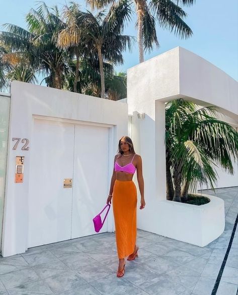 #princesspolly #florida #summer #summerstyle #summervibes #pink #orange #beachvacation #aesthetic #instafashion #photogenic #photoideasatthebeach #vacation #vacationstyle Orange Skirt Outfit, Orange Maxi Skirt, Holiday Outfits Summer, Ibiza Outfits, Outfits For Mexico, Island Outfit, Vacay Outfits, Orange Outfit, Orange Skirt