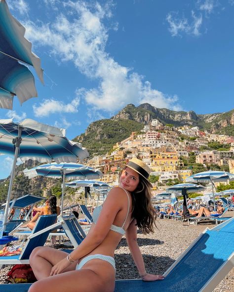 Capri Inspo Pics, Europe Vacay Outfits, Italy Beach Pictures, Sicily Italy Photo Ideas, Italy Travel Pictures, Amalfi Coast Poses, Positano Beach Pictures, Italy Vacation Pictures, Italy Boat Pictures