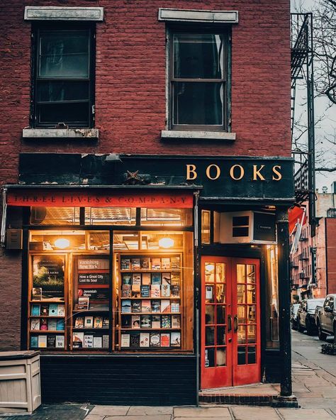 Pho, Library Architecture, Fotografi Urban, Fotografi Kota, Autumn Cozy, Pretty Places, Store Fronts, Book Aesthetic, Bookstore