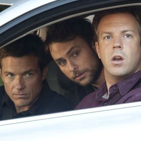 Jason Bateman, Charlie Day and Jason Sudeikis. These guys were HILARIOUS in Horrible Bosses!! Tina Fey, Charlie Day, Angry Birds Movie, Jason Bateman, Jason Sudeikis, Horrible Bosses, Kristen Wiig, Movie Characters, Music Tv