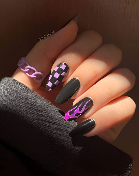 25 Fabulous Flame Nail Ideas To Make You The Hottest Girl Punk Rock Nails, Punk Nail Art, Racing Nails, Black And Purple Nails, Flame Nail Art, Checkered Nails, Fake Nails Designs, Purple Acrylic Nails, Punk Nails