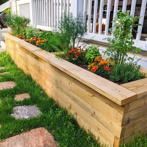 Landscape With Raised Garden Beds, Wood Plant Boxes Outdoor, Herb Planter Ideas Indoor Window, Front Of House Planter Boxes, Raised Garden In Front Of House, Diy Planter Trellis, Diy Large Planter Boxes, Diy Planter Boxes Outdoor Easy, Simple Planter Boxes Diy